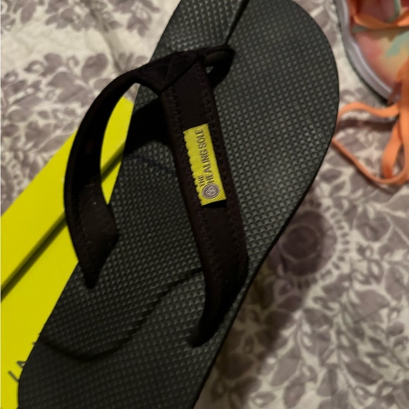 The Healing sole sandals black size W8 - Picture 5 of 6